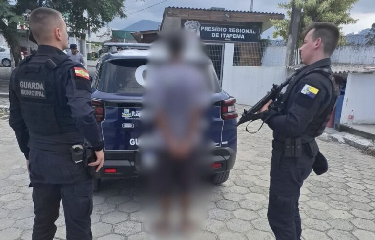foragido-da-justica-e-capturado-com-fios-de-cobre-durante-patrulhamento-em-itapema