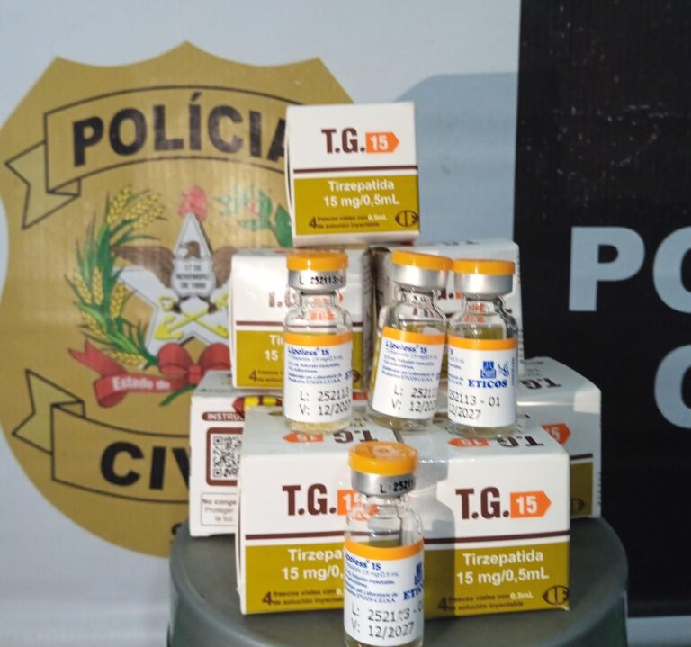 mulher-e-presa-em-flagrante-por-vender-medicamento-ilegal-para-emagrecimento-em-orgao-publico-de-sc