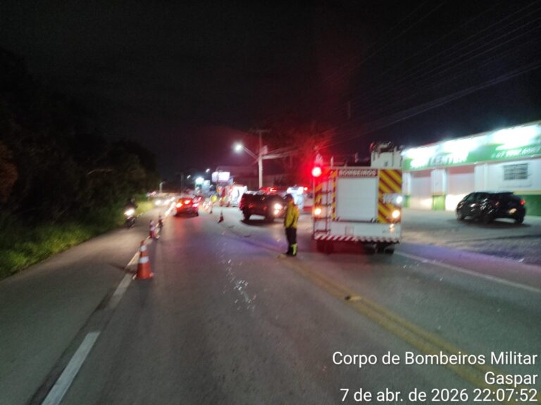 acidente-grave-entre-motociclistas-termina-com-dois-feridos-na-noite-em-gaspar