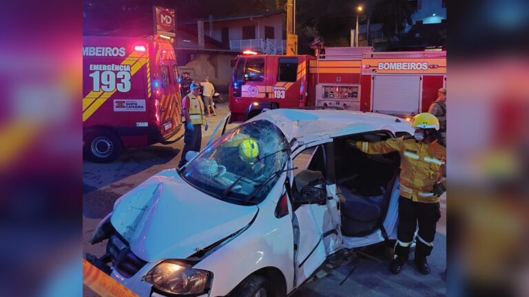 motorista-fica-encarcerado-apos-bater-carro-contra-muro-de-residencia-em-blumenau