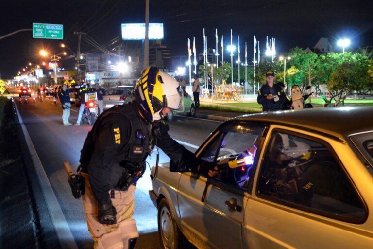 prf-reforca-fiscalizacao-em-sc-no-feriado-de-tiradentes:-veja-os-trechos-mais-perigosos