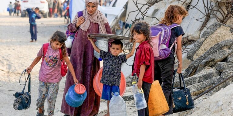 Israel anuncia restabelecimento do cessar-fogo após ataques a Gaza israel-anuncia-restabelecimento-do-cessar-fogo-apos-ataques-a-gaza