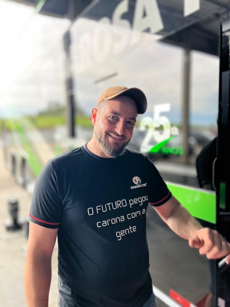 Alisson comemora conquista da empresa Da Rosa Tur