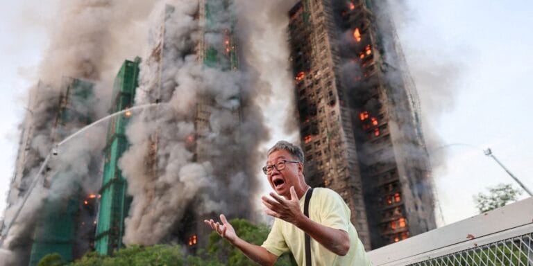 Incêndio em prédios de Hong Kong deixa pelo menos quatro mortos incendio-em-predios-de-hong-kong-deixa-pelo-menos-quatro-mortos