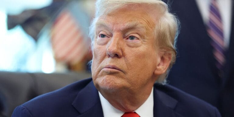 Trump diz em rede social que espaço aéreo da Venezuela está fechado trump-diz-em-rede-social-que-espaco-aereo-da-venezuela-esta-fechado