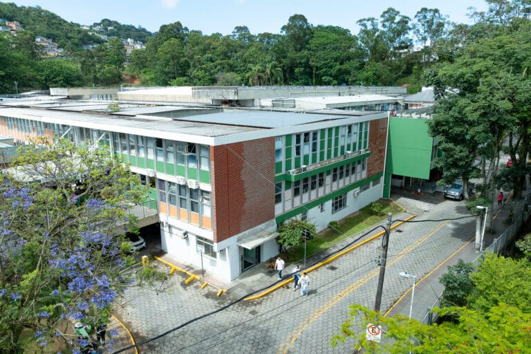 Saúde em Obras: Fachada do Hospital Infantil Joana de Gusmão passa por renovação saude-em-obras:-fachada-do-hospital-infantil-joana-de-gusmao-passa-por-renovacao