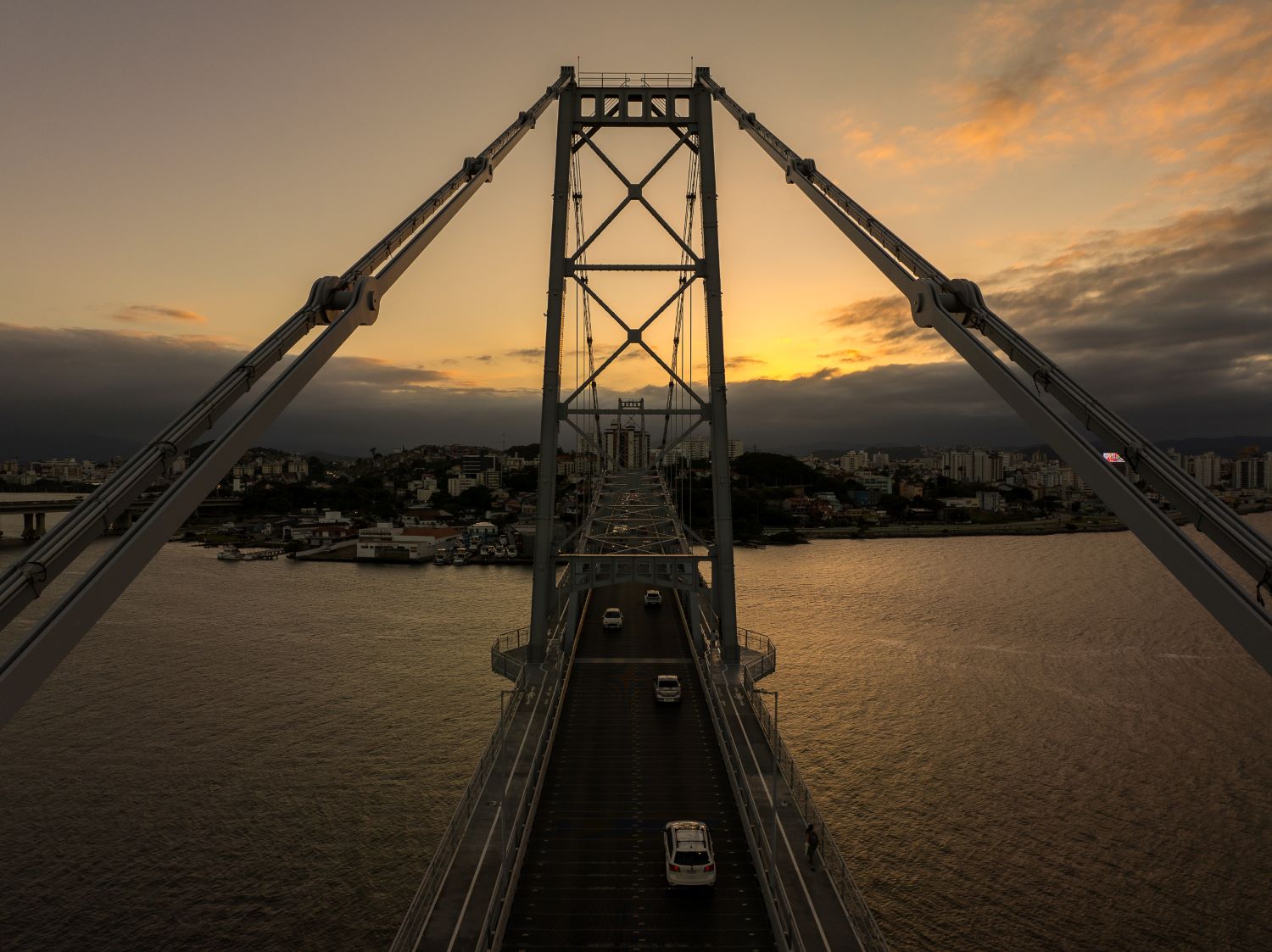 Ponte Hercílio Luz tem alterações de circulação de pessoas e veículos para a virada do ano
