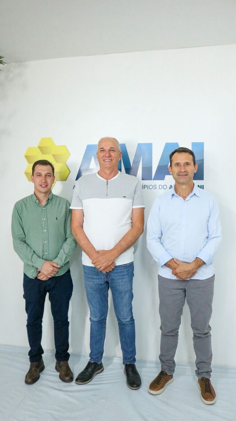 Anderson Bianchi, prefeito de Lajeado Grande, é eleito novo presidente da AMAI