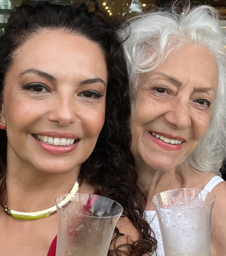 Felicidade de mãe e filha