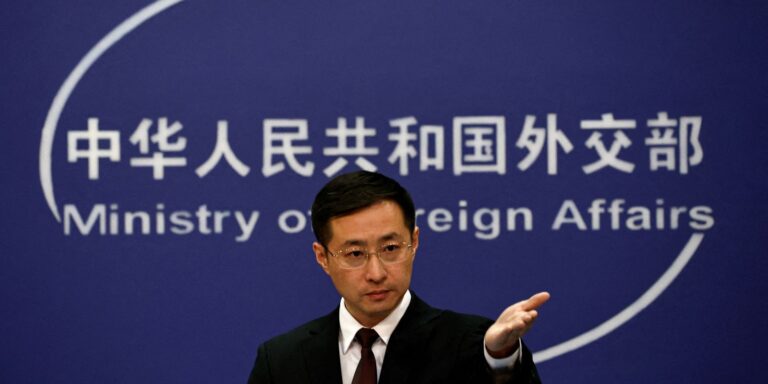 China diz que interceptação de navios pelos EUA é “violação grave” china-diz-que-interceptacao-de-navios-pelos-eua-e-“violacao-grave”