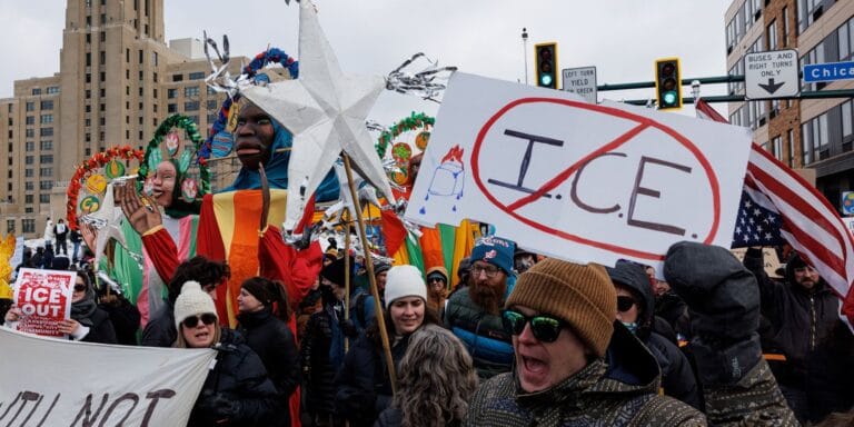Conheça o ICE: polícia migratória de Trump alvo de protestos nos EUA conheca-o-ice:-policia-migratoria-de-trump-alvo-de-protestos-nos-eua