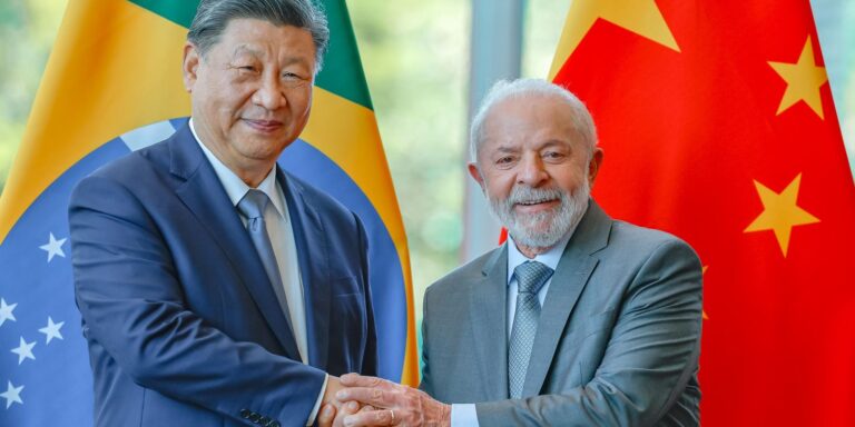 Xi Jinping garante a Lula apoio da China em tempos “turbulentos” xi-jinping-garante-a-lula-apoio-da-china-em-tempos-“turbulentos”