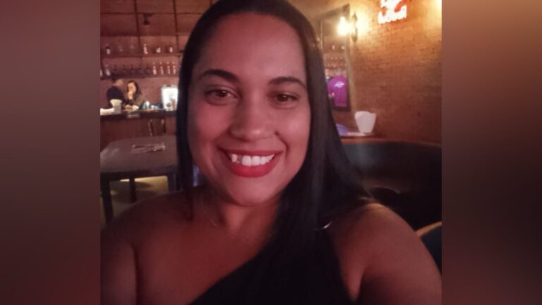Mulher morre após chaminé de cerca de 400 kg despencar sobre quarto em SC mulher-morre-apos-chamine-de-cerca-de-400-kg-despencar-sobre-quarto-em-sc