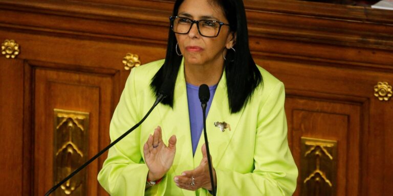 Basta de ordens de Washington, diz presidente interina da Venezuela basta-de-ordens-de-washington,-diz-presidente-interina-da-venezuela
