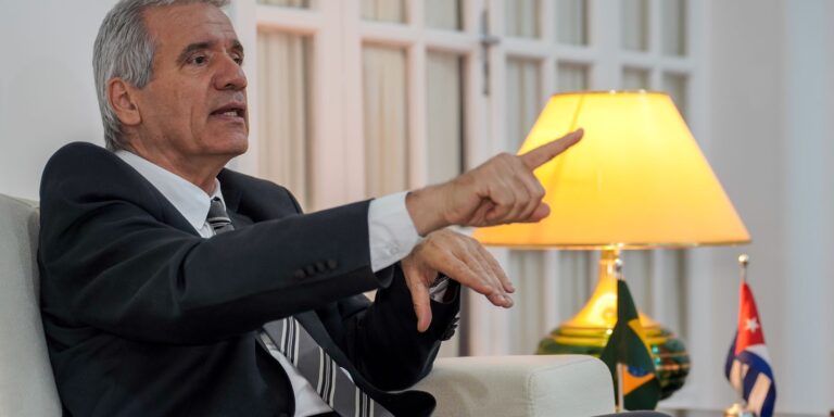 Embaixador de Cuba chama de genocídio medidas de Trump sobre petróleo embaixador-de-cuba-chama-de-genocidio-medidas-de-trump-sobre-petroleo