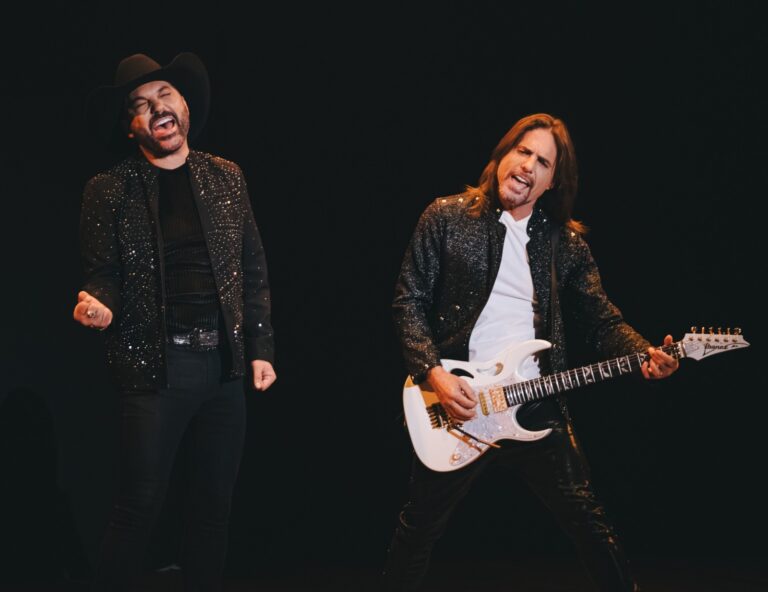 Edson & Hudson lançam releitura grandiosa de Carrie, clássico mundial do Europe edson-&-hudson-lancam-releitura-grandiosa-de-carrie,-classico-mundial-do-europe