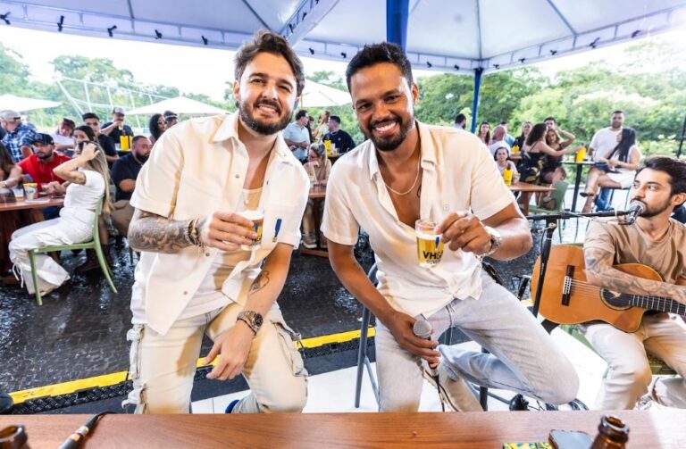 VH & Alexandre lançam o primeiro EP de Ouve Aí vh-&-alexandre-lancam-o-primeiro-ep-de-ouve-ai