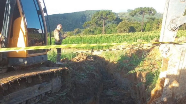 Trabalhador morre soterrado durante escavação em SC trabalhador-morre-soterrado-durante-escavacao-em-sc
