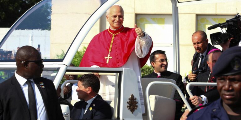 Papa: estou na África para encorajar católicos, não debater com Trump papa:-estou-na-africa-para-encorajar-catolicos,-nao-debater-com-trump