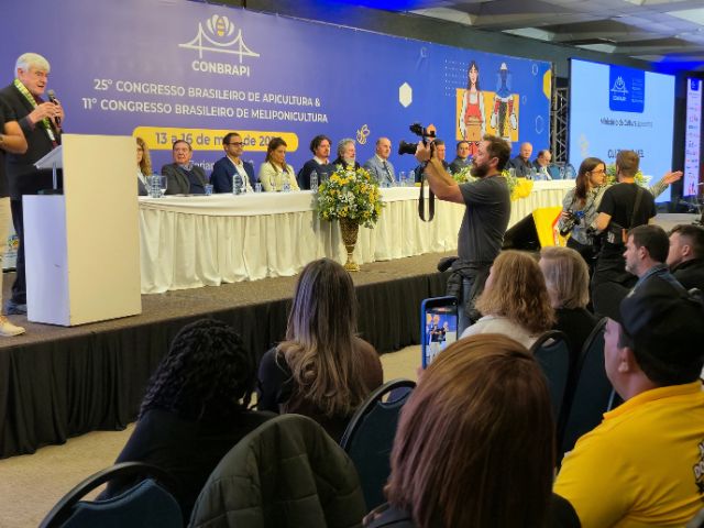 Evento de apicultura e meliponicultura reúne 3 mil pessoas em Florianópolis – BLOG-Epagri evento-de-apicultura-e-meliponicultura-reune-3-mil-pessoas-em-florianopolis-–-blog-epagri