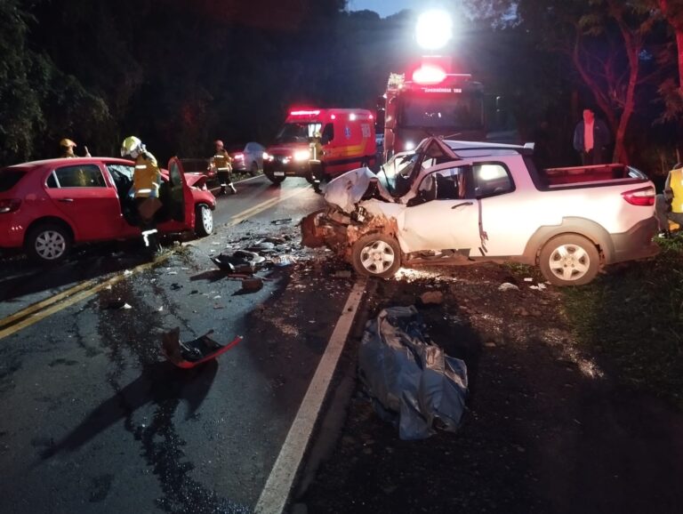 colisao-frontal-deixa-um-morto-e-duas-pessoas-feridas-na-sc-160