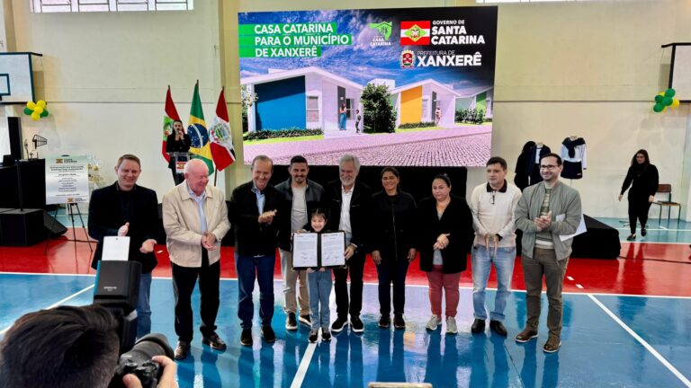 Assinada ordem de serviço para início da construção de 43 moradias pelo Programa Casa Catarina assinada-ordem-de-servico-para-inicio-da-construcao-de-43-moradias-pelo-programa-casa-catarina