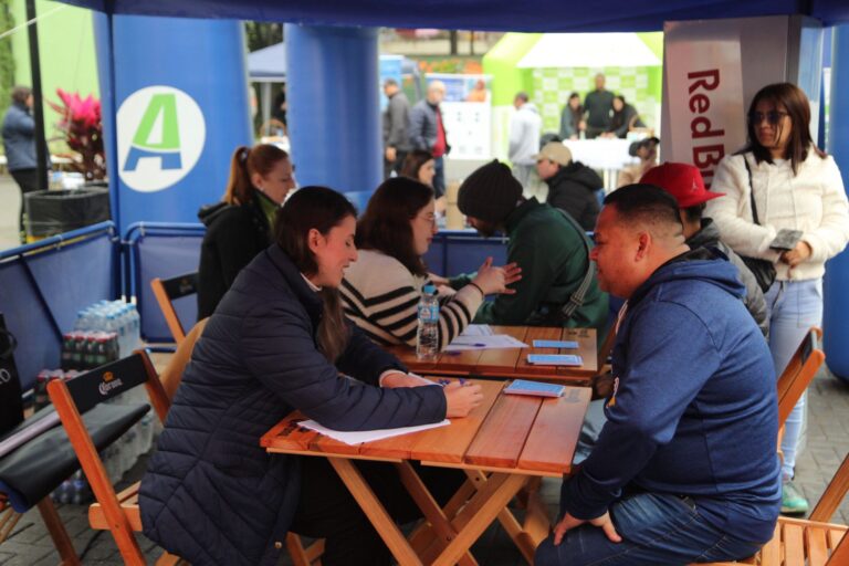 empreende-&-emprega-reuniu-na-praca-coronel-bertaso-servicos-e-oportunidades-de-trabalho