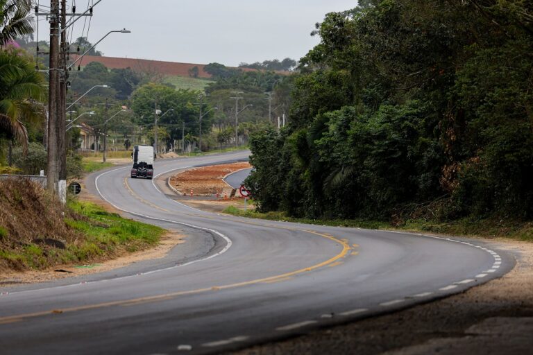 o-que-e-a-faixa-de-dominio-e-por-que-ela-e-essencial-para-a-seguranca-nas-rodovias