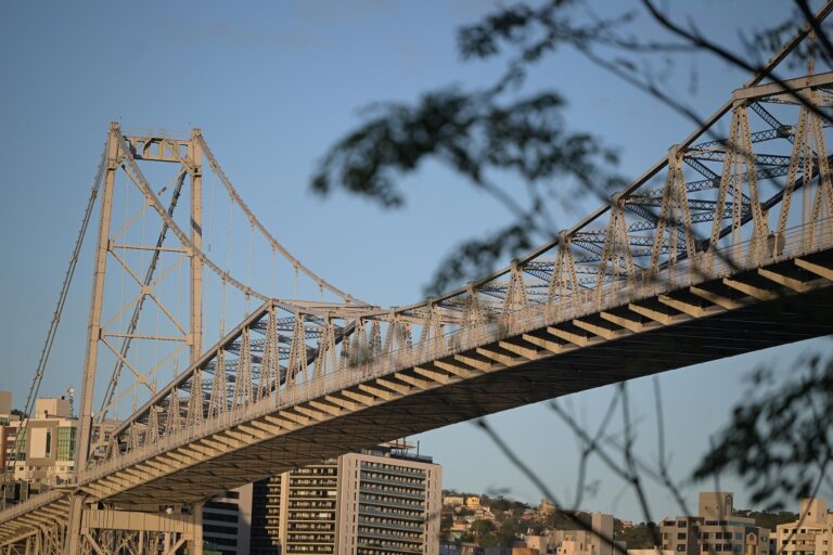 Ponte Hercílio Luz terá fechamento noturno para obras de manutenção ponte-hercilio-luz-tera-fechamento-noturno-para-obras-de-manutencao