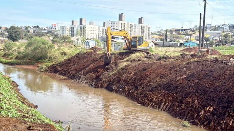 Rio Xanxerê recebe nova etapa de limpeza para ampliar vazão e reduzir risco de alagamentos rio-xanxere-recebe-nova-etapa-de-limpeza-para-ampliar-vazao-e-reduzir-risco-de-alagamentos