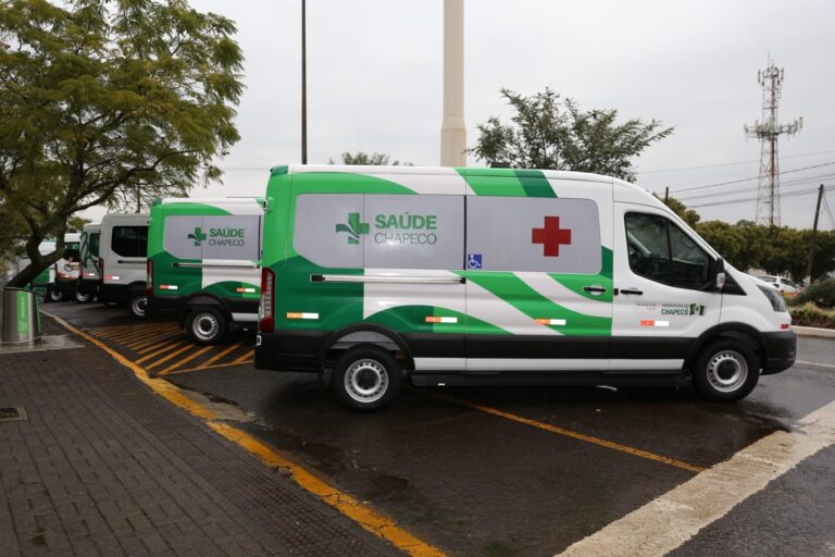 prefeitura-de-chapeco-entrega-dez-veiculos-para-saude,-paradesporto-e-assistencia-social