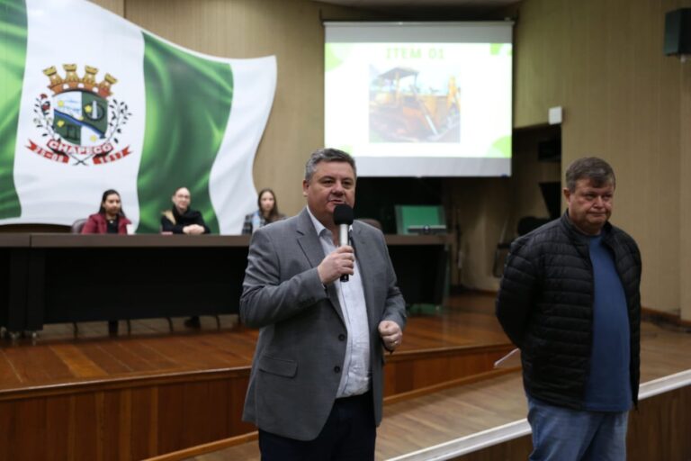 Prefeitura de Chapecó arrecada R$ 813 mil em leilão de veículos e máquinas pesadas prefeitura-de-chapeco-arrecada-r$-813-mil-em-leilao-de-veiculos-e-maquinas-pesadas