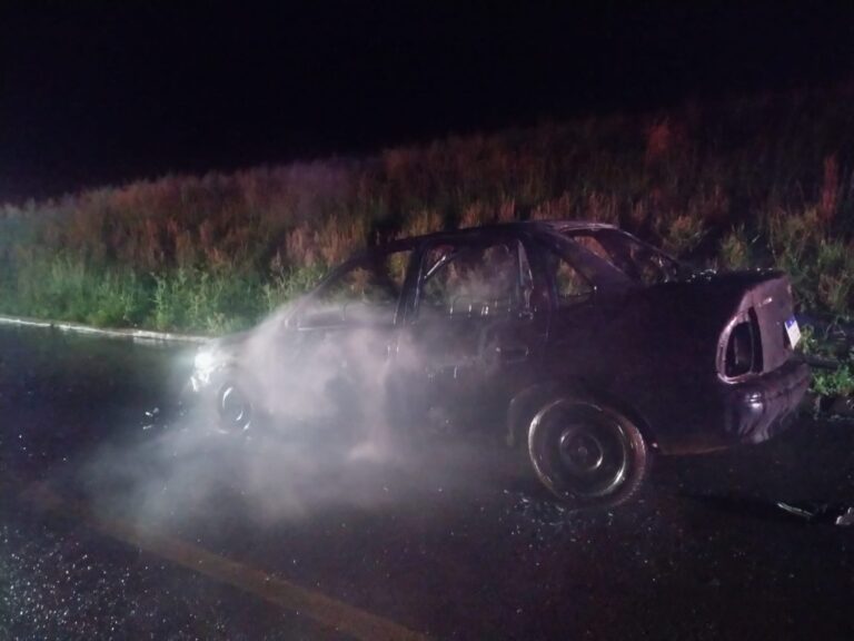 Bombeiros de SLO atendem incêndio em Vitorino, no Paraná bombeiros-de-slo-atendem-incendio-em-vitorino,-no-parana