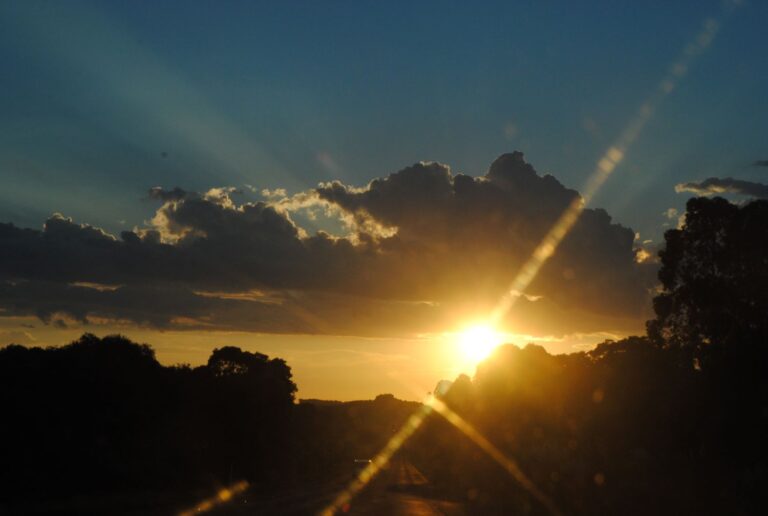 Sol e calor voltam a Santa Catarina, mas tempo deve mudar ao longo da semana sol-e-calor-voltam-a-santa-catarina,-mas-tempo-deve-mudar-ao-longo-da-semana