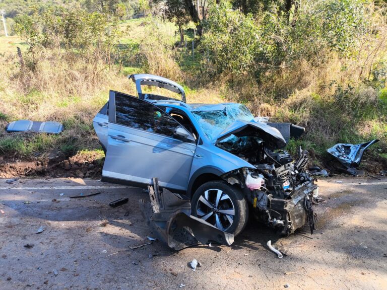 idoso-fica-encarcerado-apos-colisao-na-sc-154