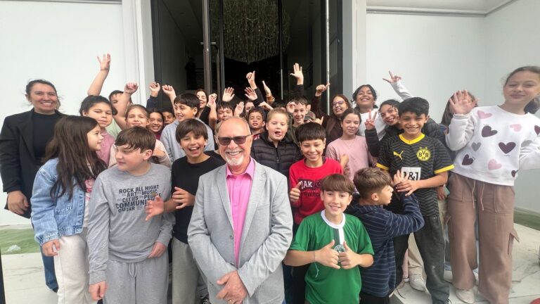 Empresário de Chapecó recebe alunos da Escola Lara Ribas empresario-de-chapeco-recebe-alunos-da-escola-lara-ribas