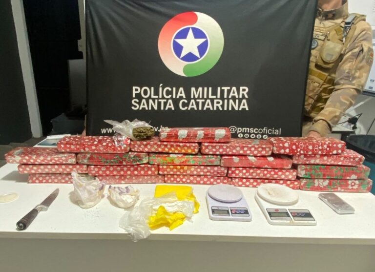 Mais de 17 quilos de drogas são apreendidos em duas ocorrências em Chapecó mais-de-17-quilos-de-drogas-sao-apreendidos-em-duas-ocorrencias-em-chapeco