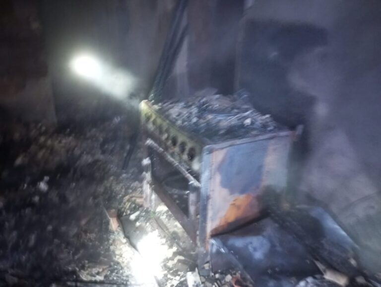 incendio-destroi-residencia-durante-a-noite-em-caibi