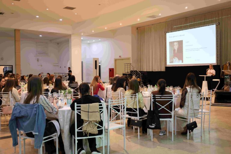 unimed-chapeco-celebra-dia-do-secretariado-com-noite-especial-de-integracao