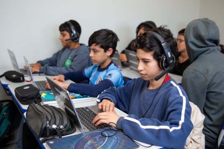 estudantes-da-ebm-agua-amarela-criam-musicas-utilizando-aplicativos-de-inteligencia-artificial